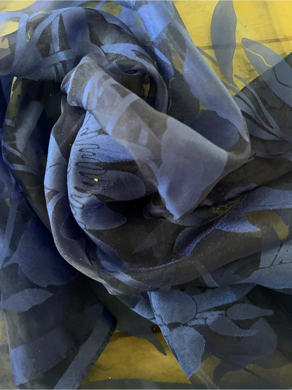 Blue Floral Sheer 🧣 scarf 25“ x 25“